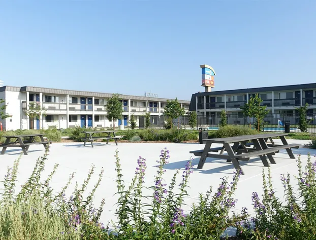 Motel 6 Claremont, CA hotel detail image 1