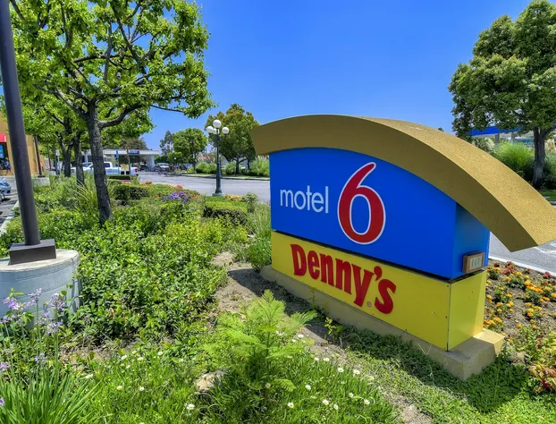 Motel 6 Claremont, CA hotel detail image 3