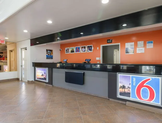 Motel 6 Claremont, CA hotel detail image 4