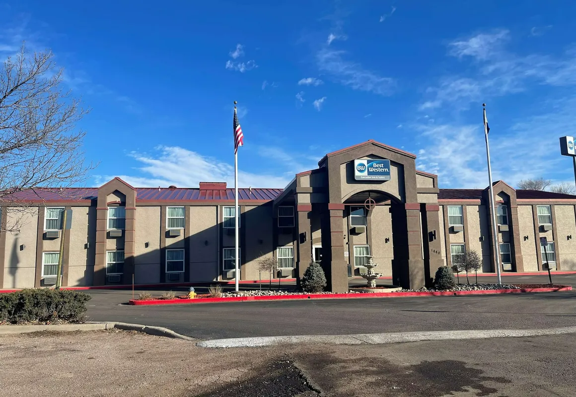 Best Western Executive Inn & Suites hotel hero