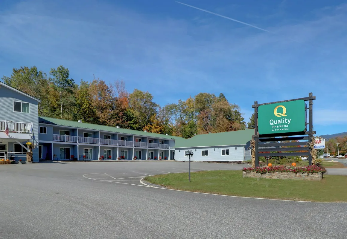 Quality Inn & Suites hotel hero