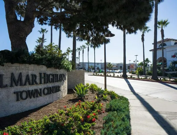 DoubleTree by Hilton San Diego - Del Mar hotel detail image 1