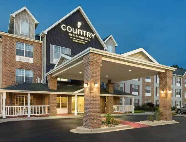 Country Inn & Suites by Radisson, Milwaukee Airport, WI hotel detail image 1