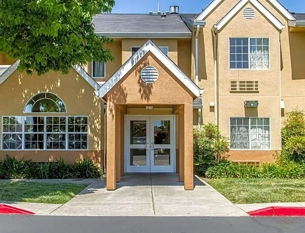 Quality Inn & Suites hotel detail image 1