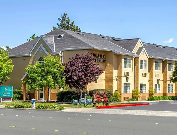 Quality Inn & Suites hotel detail image 3