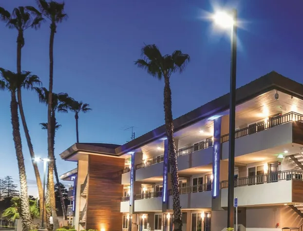 Studio 6 Suites – Stockton, CA – Waterfront hotel detail image 1