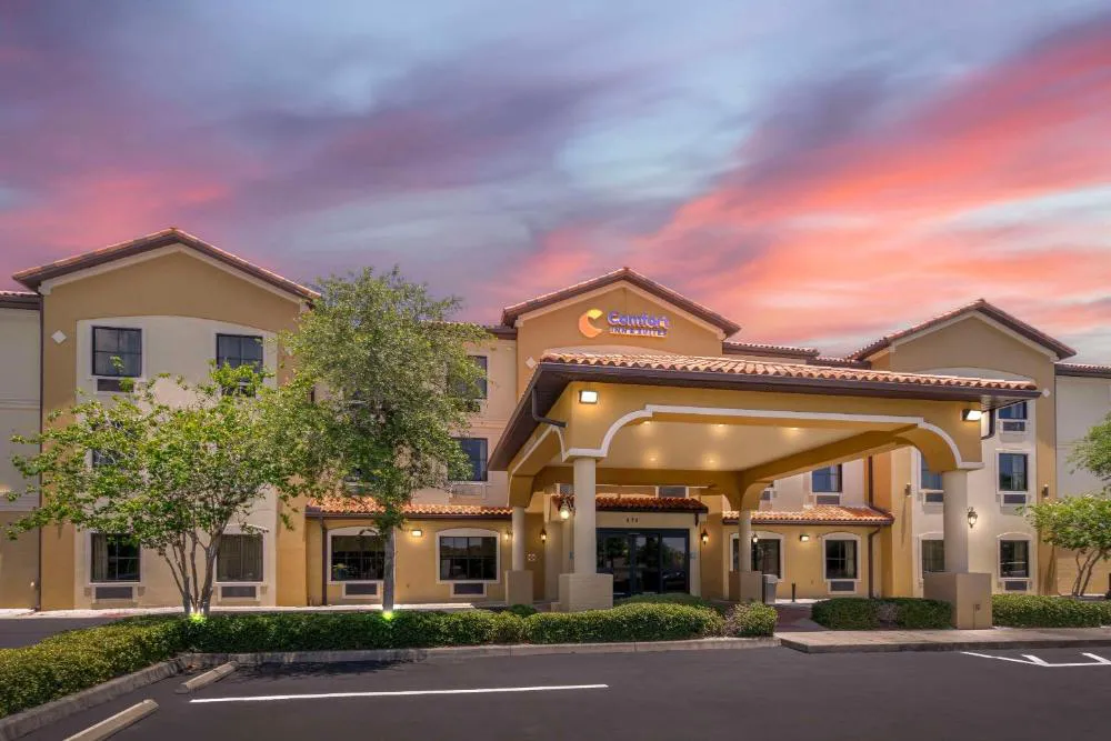 Comfort Inn & Suites Northeast - Gateway hotel hero