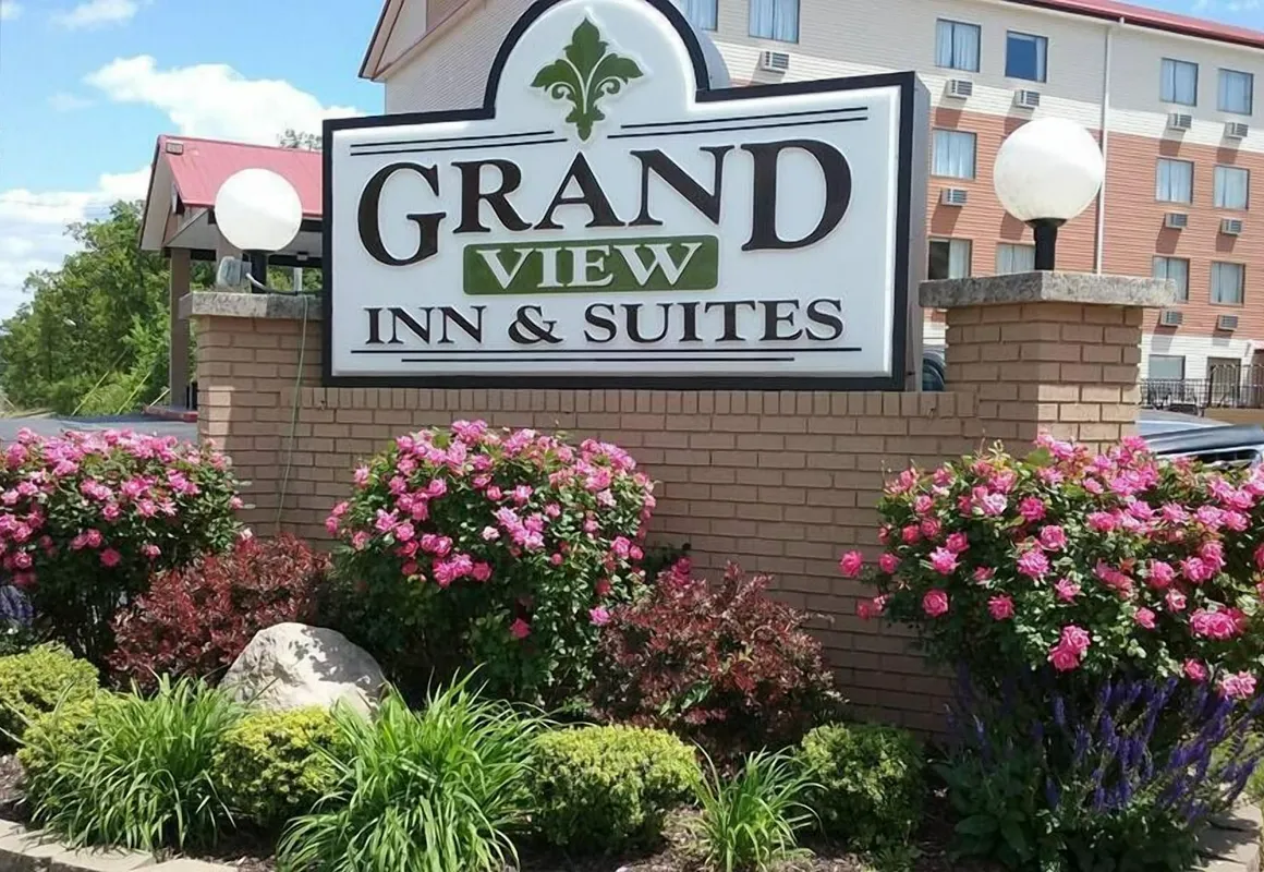 Grand View Inn and Suites hotel hero
