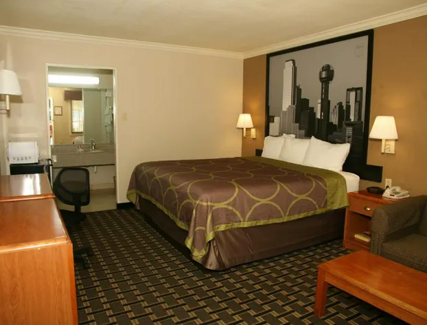 Super 8 by Wyndham Tyler TX hotel detail image 4
