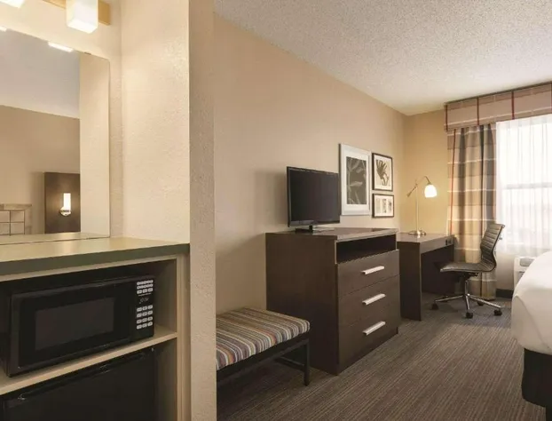 Country Inn & Suites by Radisson, Forest Lake, MN hotel detail image 3