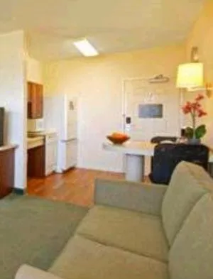 Extended Stay America Suites Tampa Airport N Westshore Blvd hotel detail image 3