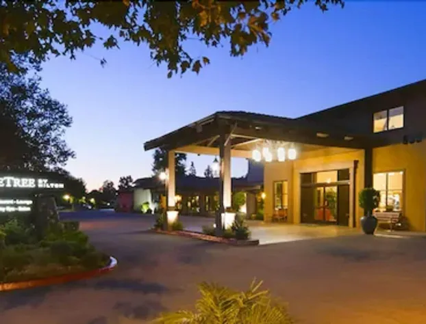 DoubleTree by Hilton Claremont hotel detail image 1