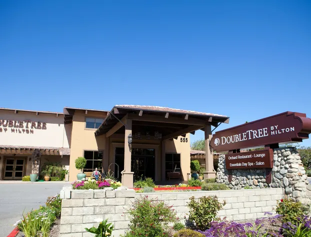 DoubleTree by Hilton Claremont hotel detail image 2