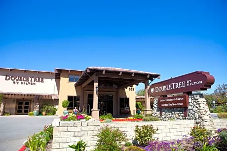 DoubleTree by Hilton Claremont hotel hero