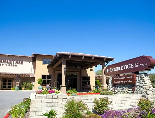 DoubleTree by Hilton Claremont hotel detail image 1