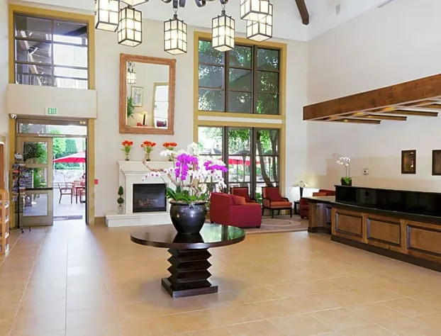 DoubleTree by Hilton Claremont hotel detail image 4