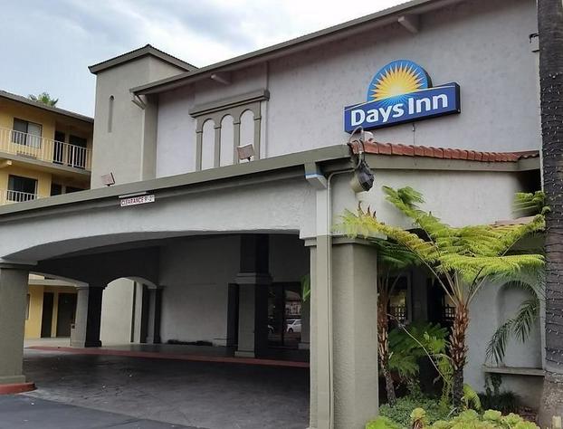 Days Inn by Wyndham Buena Park hotel detail image 1