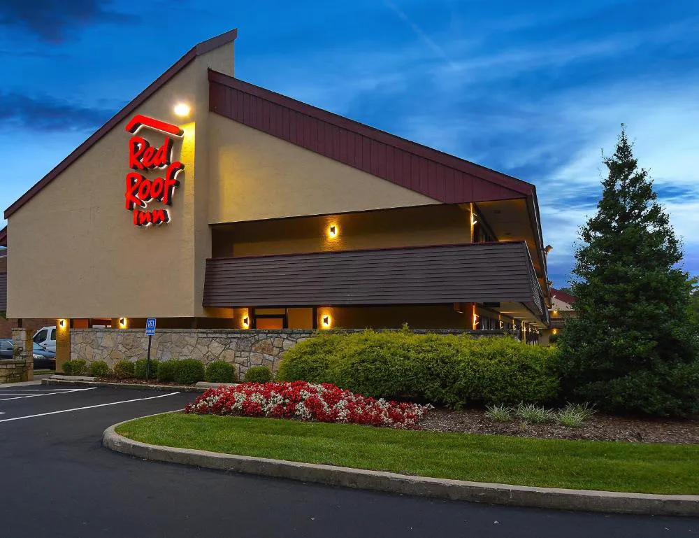 Red Roof Inn Cleveland - Mentor/ Willoughby hotel hero