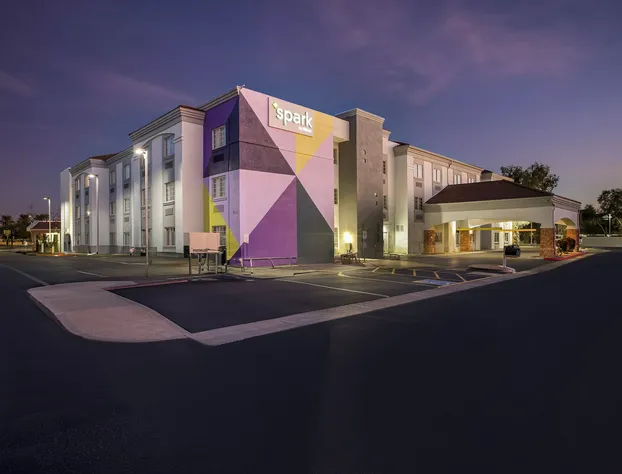 Spark by Hilton Glendale Phoenix North hotel detail image 1