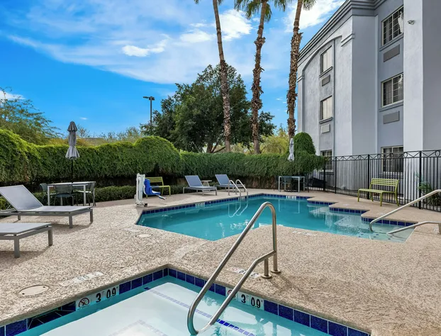 Spark by Hilton Glendale Phoenix North hotel detail image 3