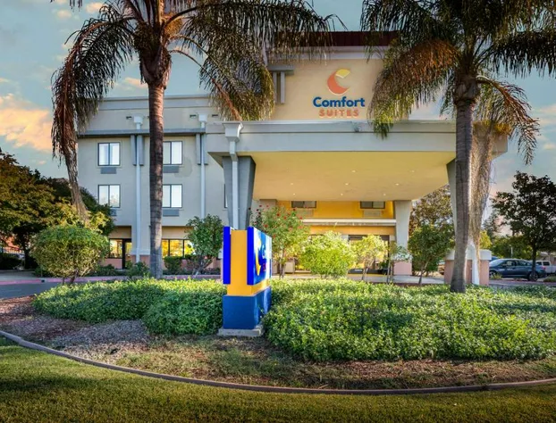 Comfort Suites Vacaville-Napa Valley Area hotel detail image 1