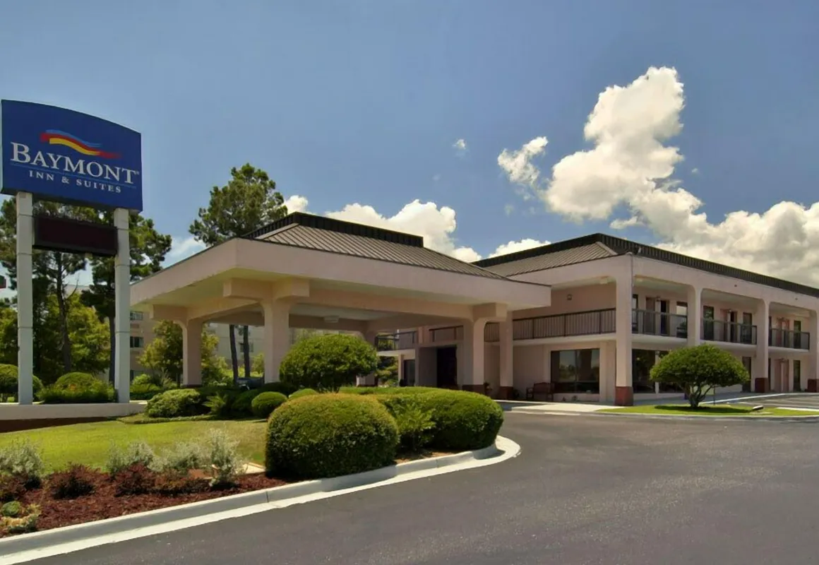Baymont by Wyndham Mobile/ I-65 hotel hero