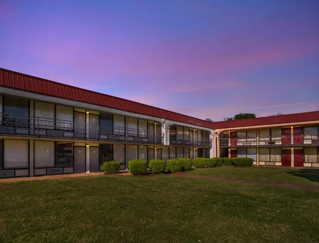 Red Roof Inn Montgomery - Midtown hotel detail image 1
