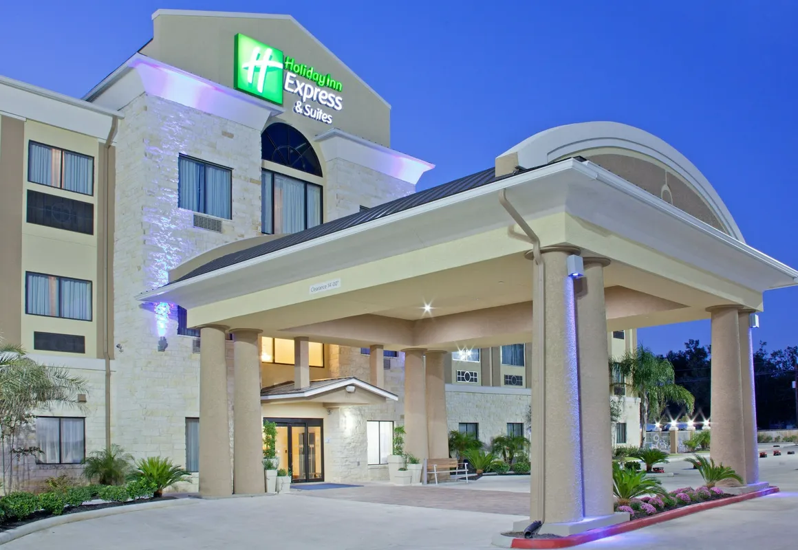 Holiday Inn Express Hotel & Suites BEAUMONT NW by IHG hotel hero