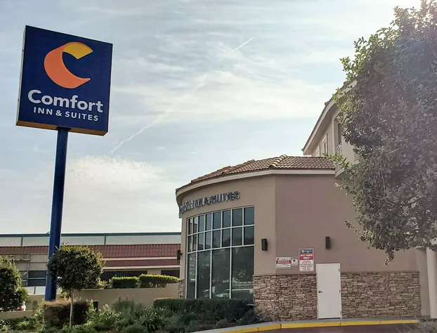 Comfort Inn & Suites Near Universal - N. Hollywood - Burbank hotel detail image 4
