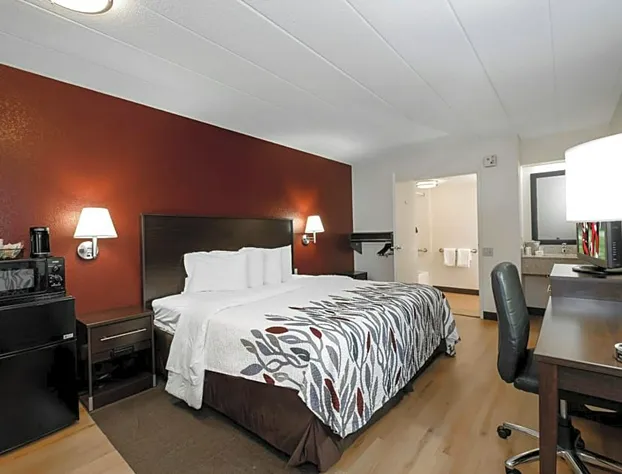 Red Roof Inn Bakersfield hotel detail image 2