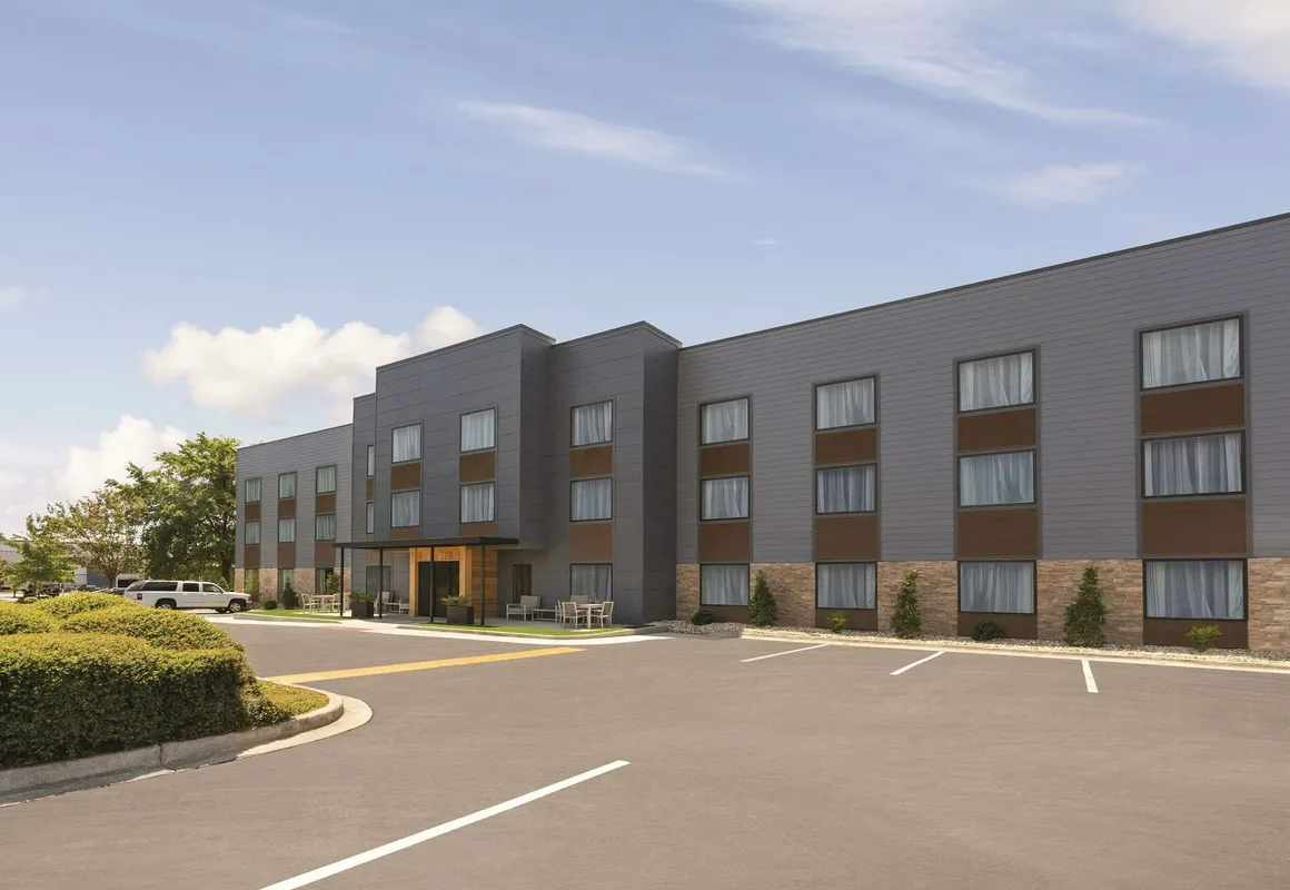 Country Inn & Suites by Radisson, Savannah Midtown, GA hotel hero