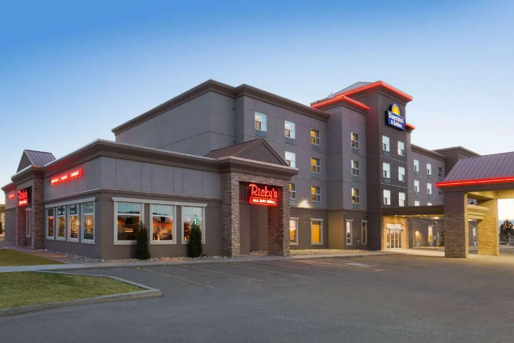 Days Inn & Suites by Wyndham Edmonton Airport hotel hero