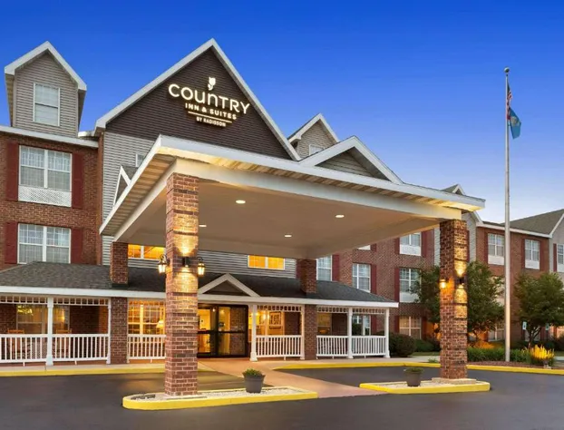 Country Inn & Suites by Radisson Kenosha - Pleasant Prairie hotel detail image 1