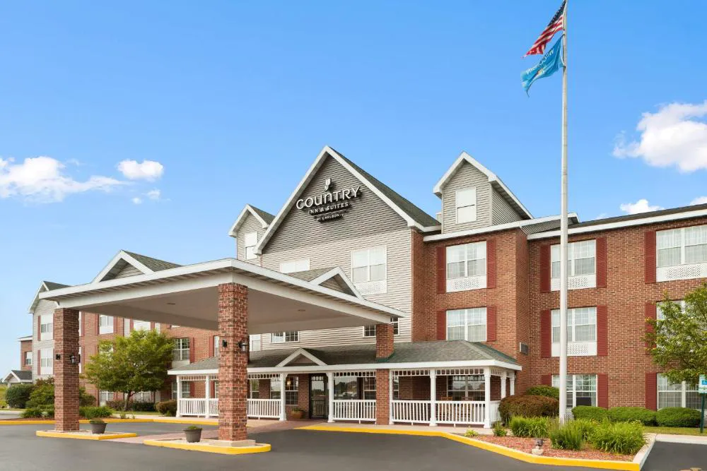 Country Inn & Suites by Radisson Kenosha - Pleasant Prairie hotel hero