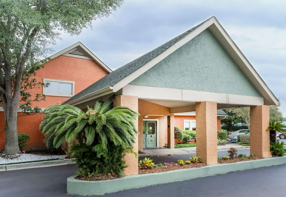 Hawthorn Suites by Wyndham North Charleston, SC hotel hero