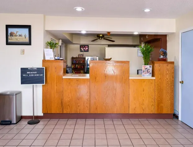 Americas Best Value Inn Sullivan hotel detail image 4