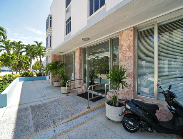 Tropics Hotel hotel detail image 3