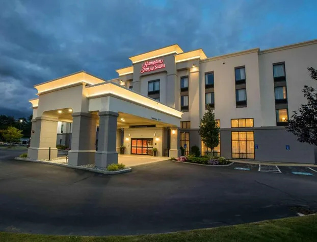 Hampton Inn & Suites Tilton hotel detail image 2
