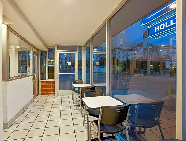 Travelodge by Wyndham Hollywood-Vermont/Sunset hotel detail image 1