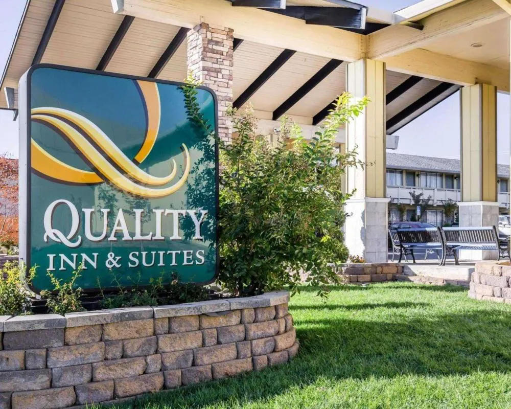 Quality Inn & Suites Cameron Park Shingle Springs hotel hero