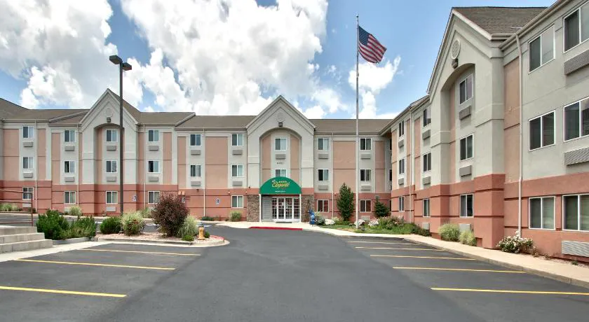 MCM Elegante Suites hotel hero