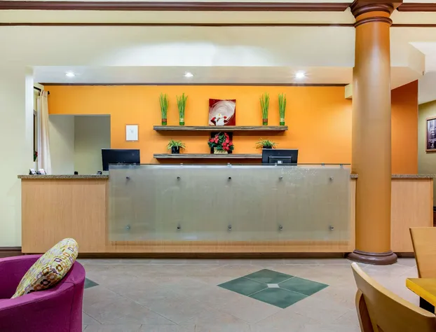 La Quinta Inn & Suites by Wyndham Raleigh Crabtree hotel detail image 4