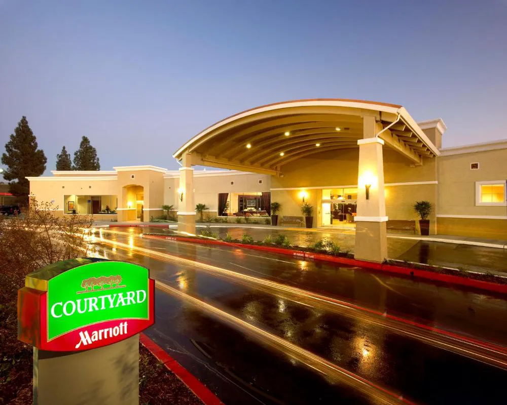 Courtyard by Marriott Sacramento Cal Expo hotel hero
