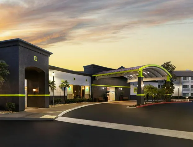 Courtyard by Marriott Sacramento Cal Expo hotel detail image 1