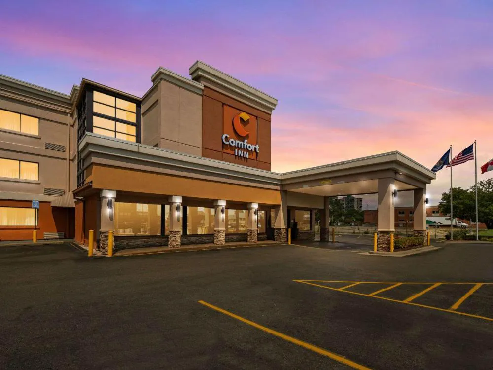 Comfort Inn Detroit Downtown hotel hero