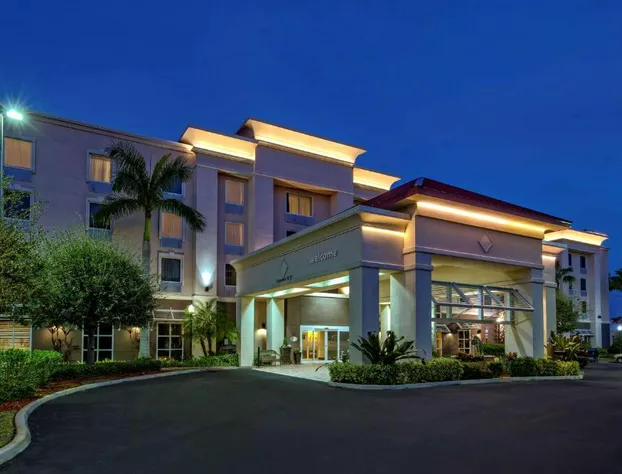 Hampton Inn & Suites Stuart-North hotel detail image 1