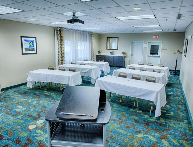 Candlewood Suites Fargo-N. Dakota State University by IHG hotel detail image 4