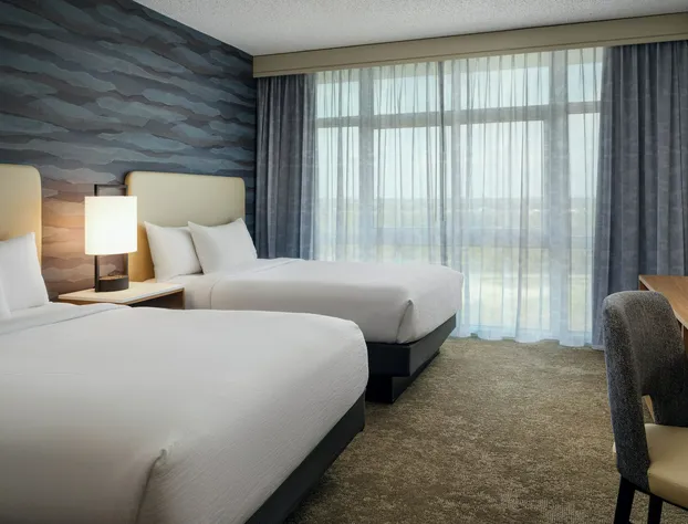 Embassy Suites by Hilton Charleston Airport Convention Ctr hotel detail image 3