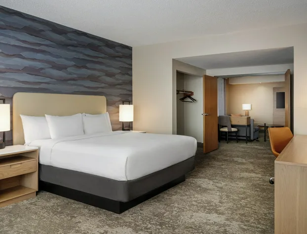 Embassy Suites by Hilton Charleston Airport Convention Ctr hotel detail image 4