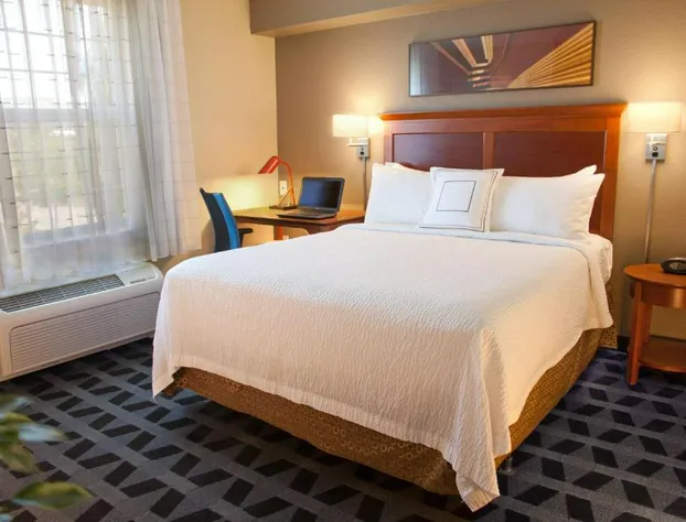 TownePlace Suites by Marriott Medford hotel detail image 3